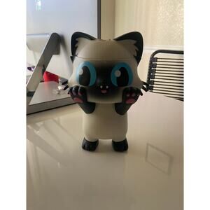 AMC x THE MARVELS FLERKITTEN Drink Bottle Siamese Blue Eyed Cat